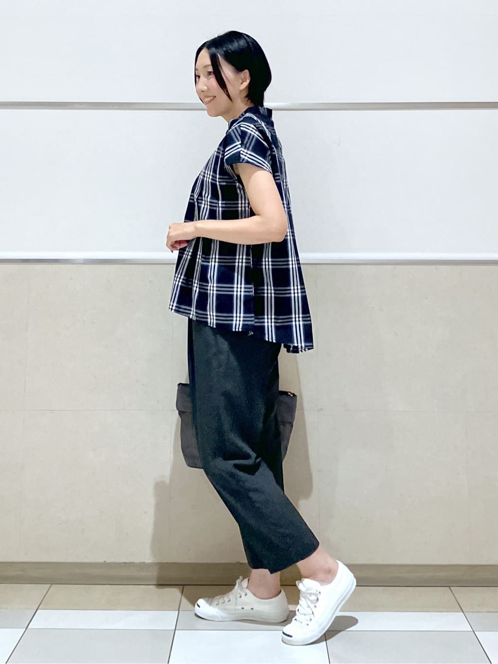 eriko さんの「Dessin｜【ウエストゴム・洗える】センターライン入りテーパードパンツ（XS～L）」を使ったコーディネート