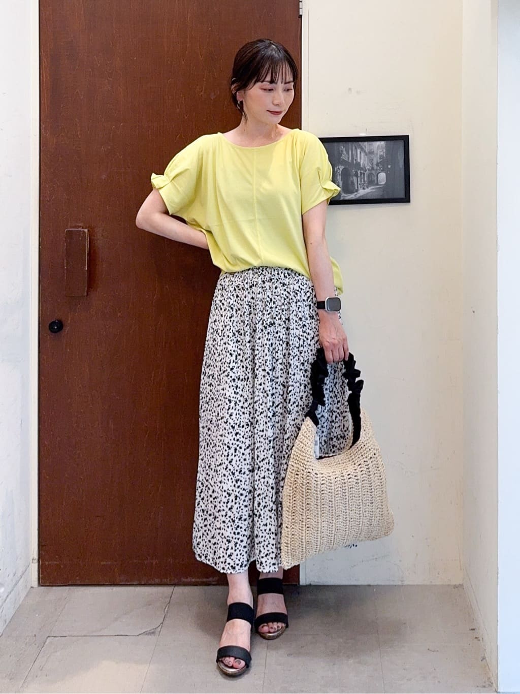 𝐇𝐢𝐫𝐨𝐦𝐢さんの「SHOO･LA･RUE｜【S-LL/UV/プチプラ】お袖タックで好印象 デザインTシャツ」を使ったコーディネート