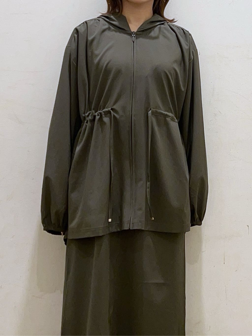 かのさんの「THE SHOP TK｜【mizugiwa/ラッシュガード】フロントジップパーカ/セットアップ可/接触冷感/UVケア/洗濯機」を使ったコーディネート