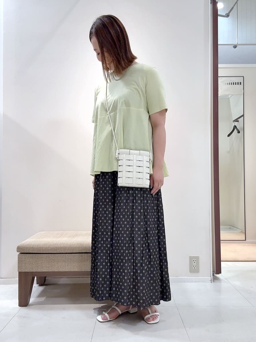 YUIさんの「UNTITLED｜【セットアップ可/ウエストゴム/リラクシー】スクエアジオメ柄スカーチョ」を使ったコーディネート