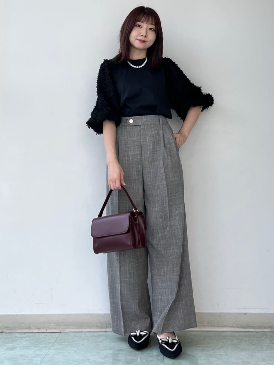 KAHOさんの「UNTITLED｜【丸首/Tシャツ風/短丈】シャギースリーブ ポンチカットソー」を使ったコーディネート
