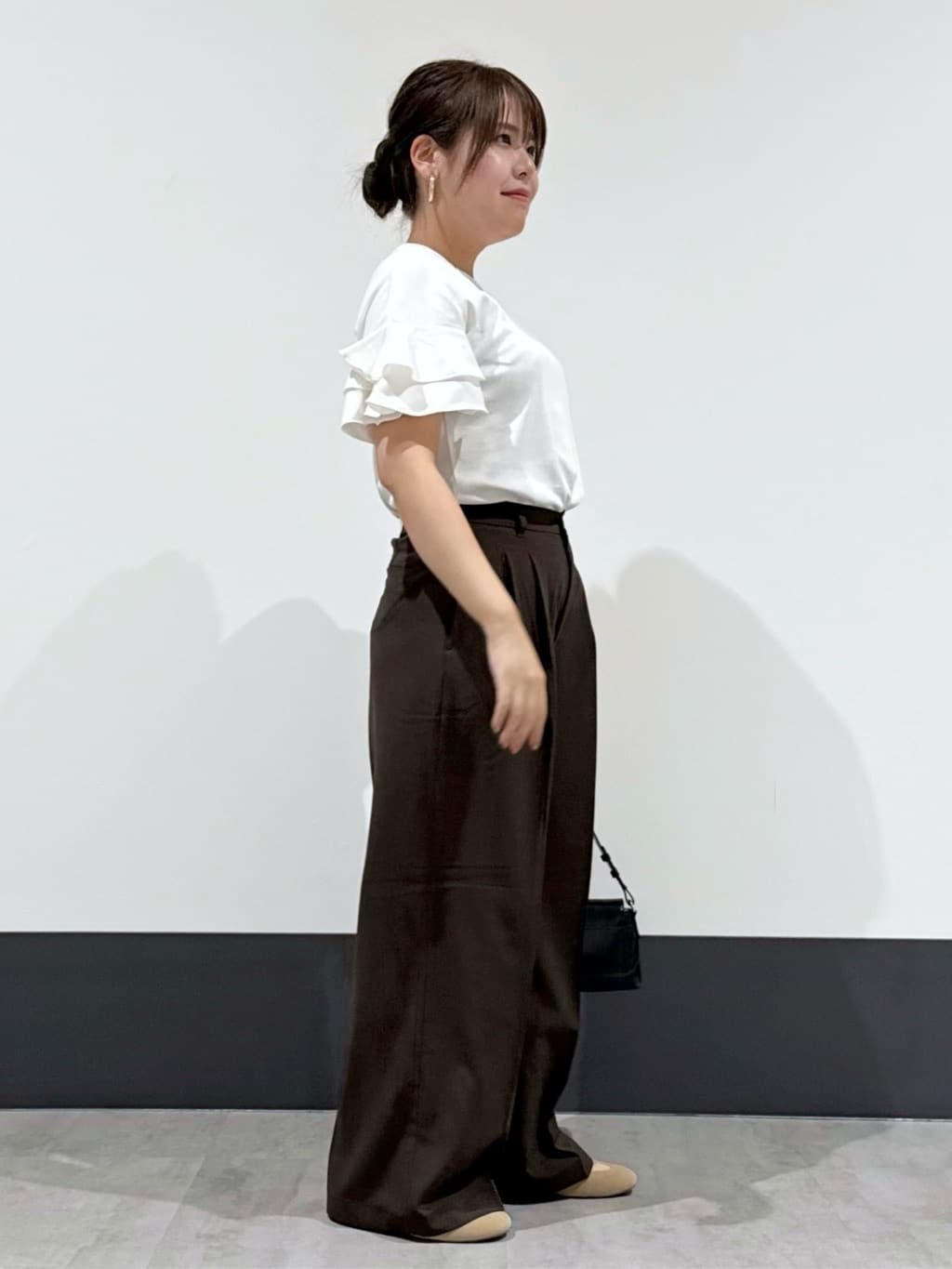 macchaさんの「THE SHOP TK｜【汗染み防止】袖フリルTシャツ【UVカット/洗濯機OK】」を使ったコーディネート