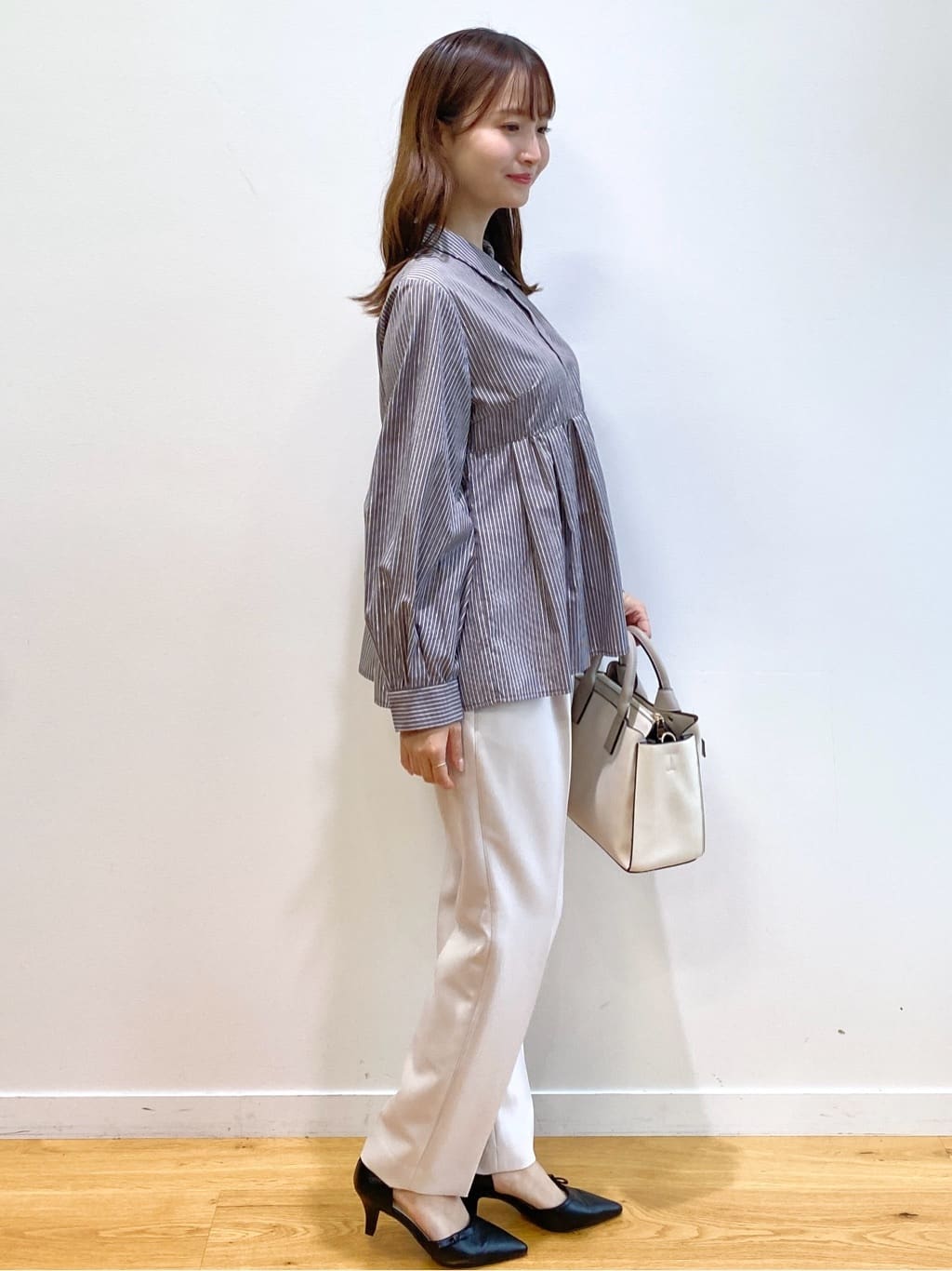 みさかさんの「index｜《XS-LLサイズ》ストレッチテーパードパンツ／セットアップ対応【洗濯機洗い可／イージーアイロン／防」を使ったコーディネート
