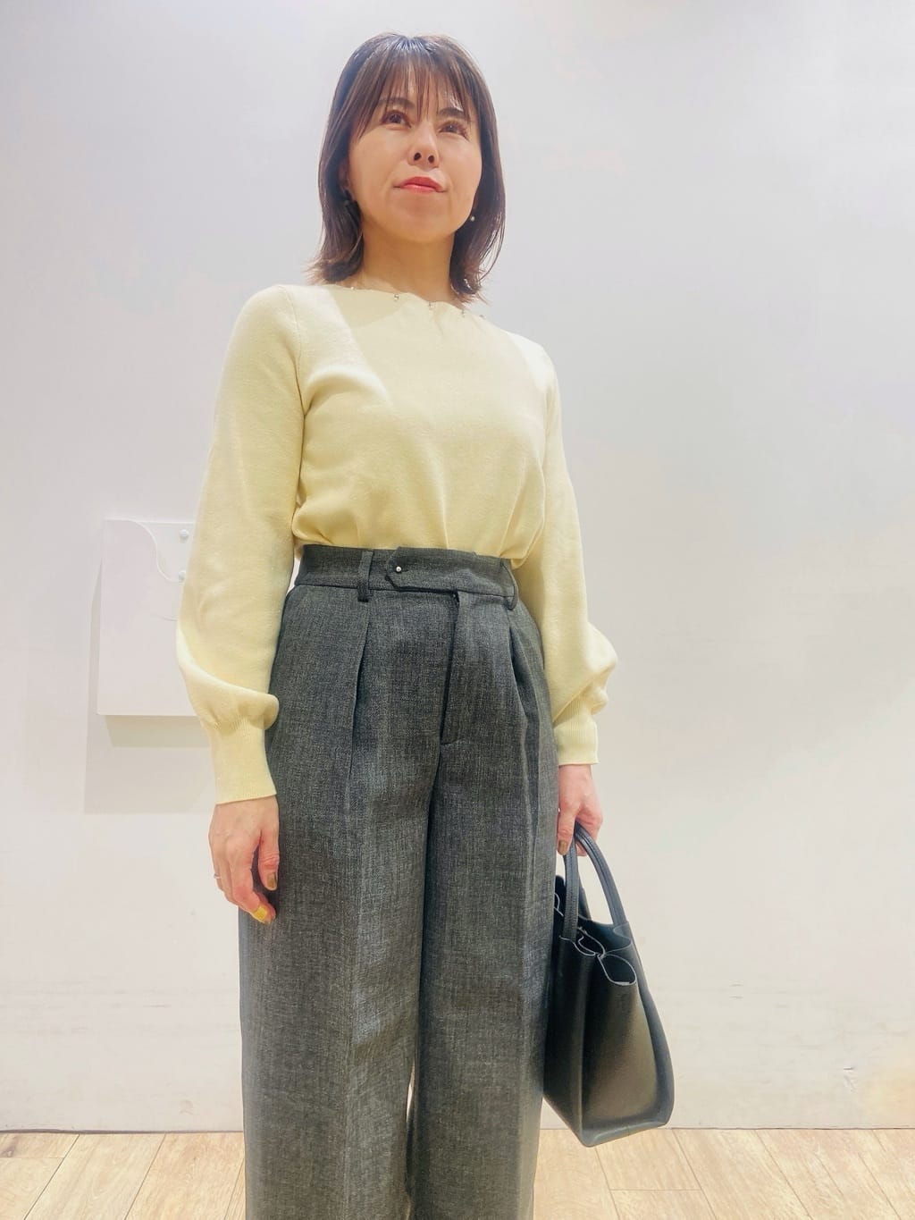 YUKOさんの「index｜ラメスカラップビジューデザインニット【洗濯機OK】《6col／S～LL》」を使ったコーディネート