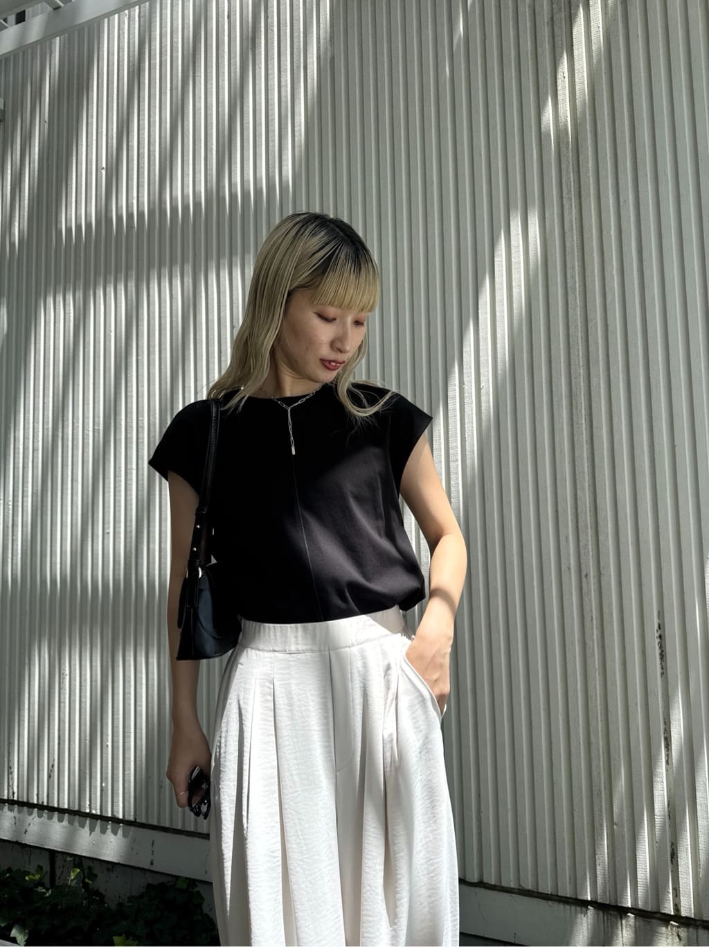omaさんの「THE SHOP TK｜合皮パイピングフレンチTシャツ【洗える】」を使ったコーディネート
