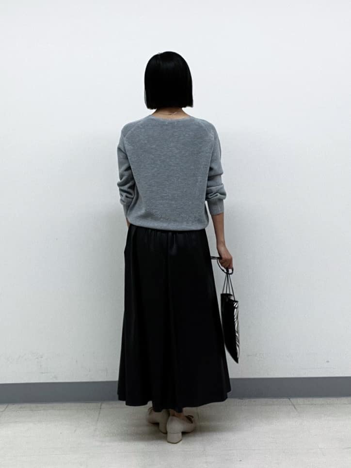hinanoさんの「INDIVI｜【ウール混ラメ素材】Vネック煌めきニット」を使ったコーディネート