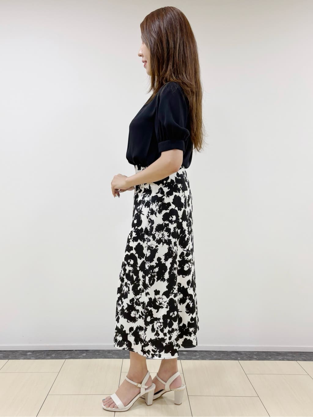 Annaさんの「COUP DE CHANCE｜◆【手洗い可／日本製】パフスリーブブラウス」を使ったコーディネート