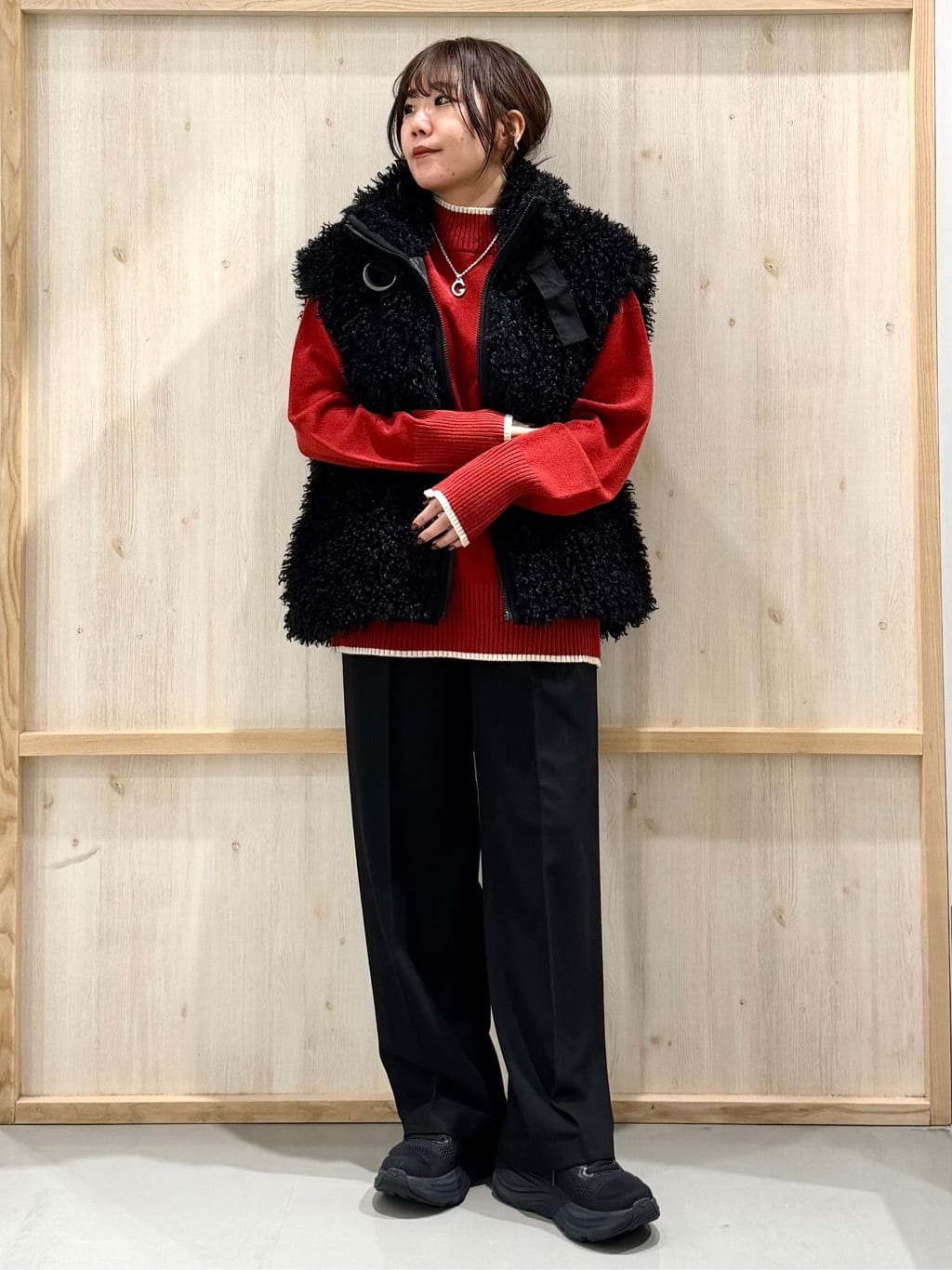 nanaさんの「THE SHOP TK｜プラスするだけでこなれ見え ボアベスト」を使ったコーディネート