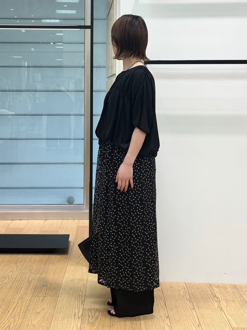 asamiさんの「INDIVI｜【洗える／体型カバー】シャーリングシアートップス」を使ったコーディネート