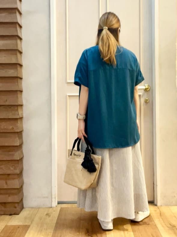 mさんの「SHOO･LA･RUE｜【洗える/プチプラ】大人の抜け感をプラスする バンドカラーシャツ」を使ったコーディネート