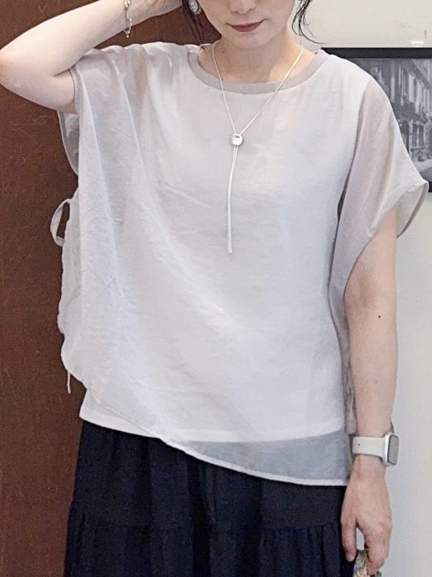 𝐇𝐢𝐫𝐨𝐦𝐢さんの「SHOO･LA･RUE｜【洗える/S-LL】微光沢で華やかなティアードスカート」を使ったコーディネート