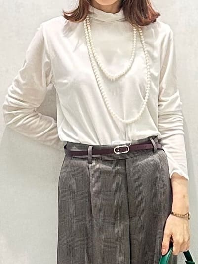 Miwaさんの「UNTITLED｜【ハイネック/レイヤード/重ね着におすすめ】トリコットベロア シアーインナー」を使ったコーディネート