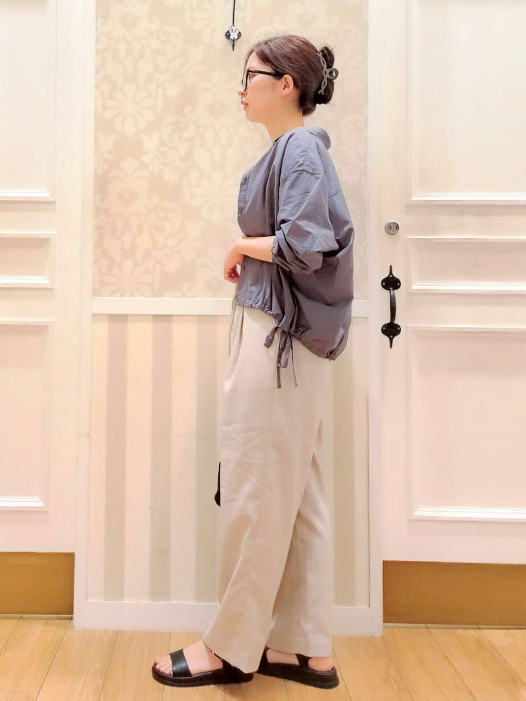 Nakaさんの「grove｜ロープベルトで差がつく 洗練リラックスパンツ」を使ったコーディネート