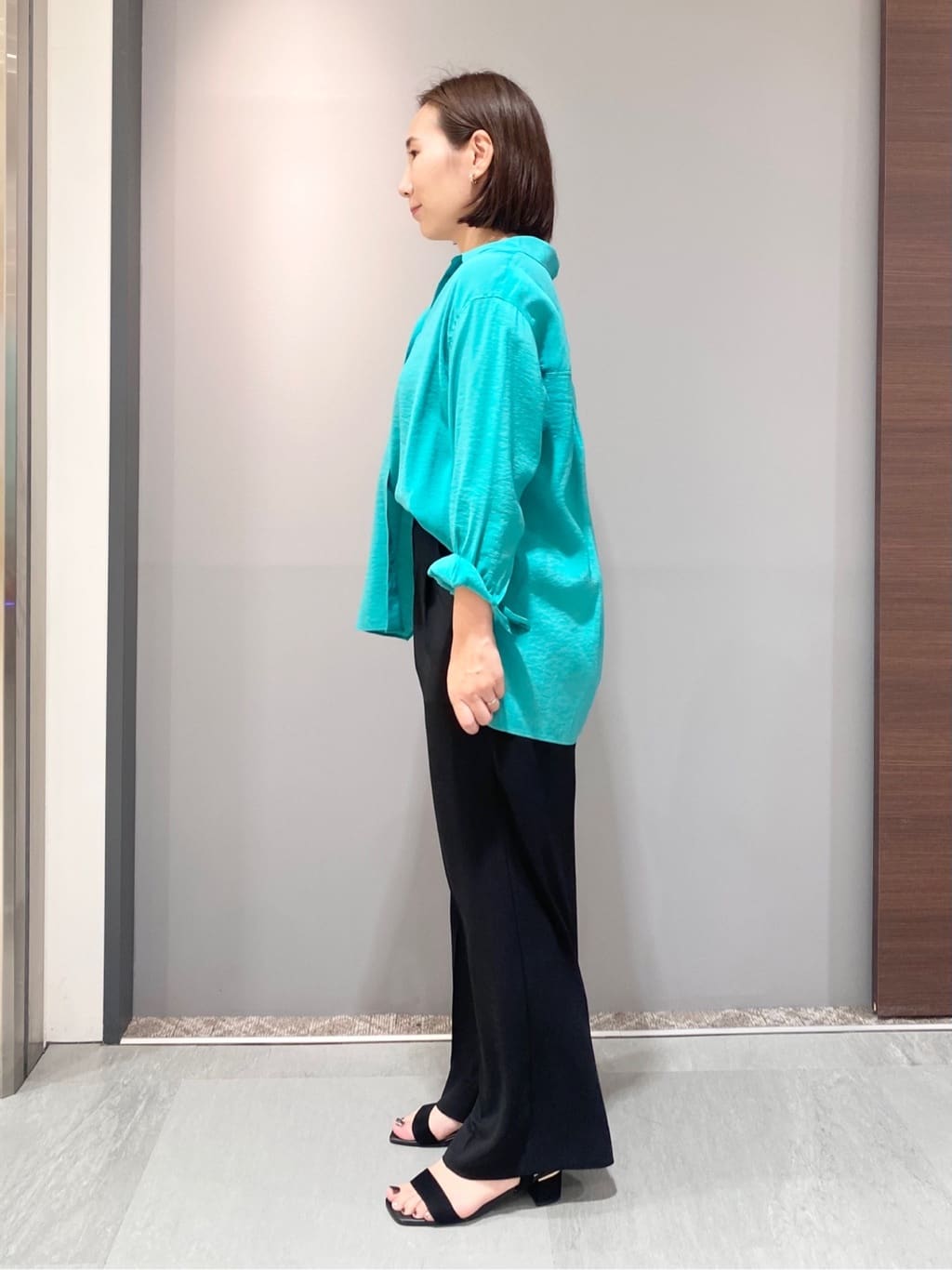 YUKARIさんの「INDIVI｜【体型カバー／清涼感】シアーオーバーシャツ」を使ったコーディネート