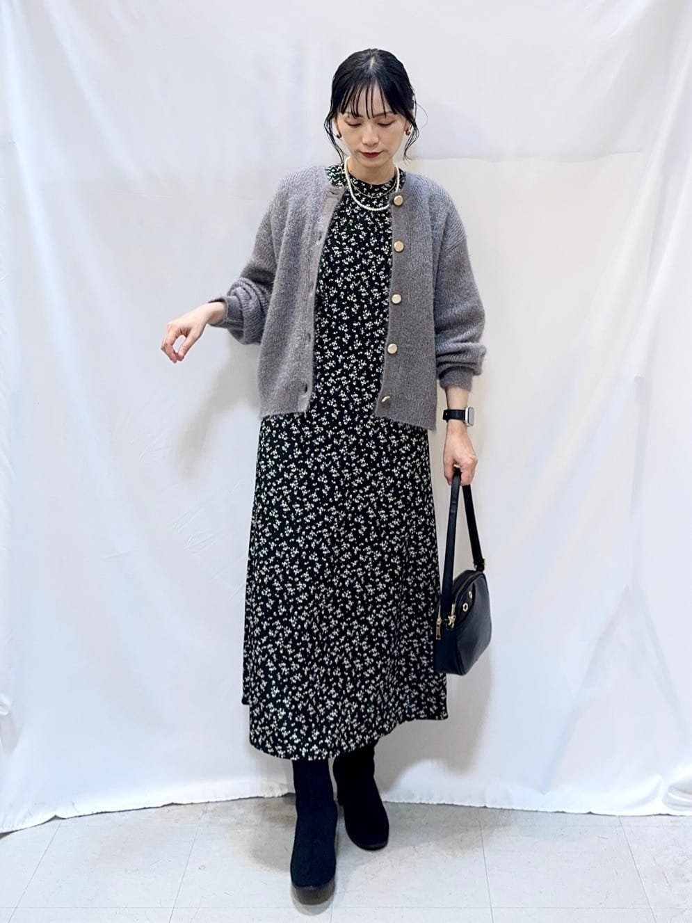 𝐇𝐢𝐫𝐨𝐦𝐢さんの「SHOO･LA･RUE｜【S-LL】クラシカルな 花柄ワンピース」を使ったコーディネート