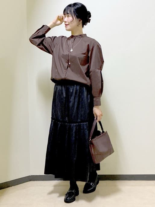  beni_gingerさんの「Reflect｜【さらっと一枚で決まる／重ね着にもおすすめ◎】タックスリーブシャツブラウス」を使ったコーディネート