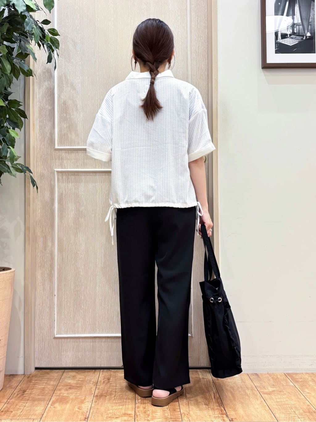 なみさんの「SHOO･LA･RUE｜シルエット変化を楽しめる シアーチェックドロストシャツ」を使ったコーディネート