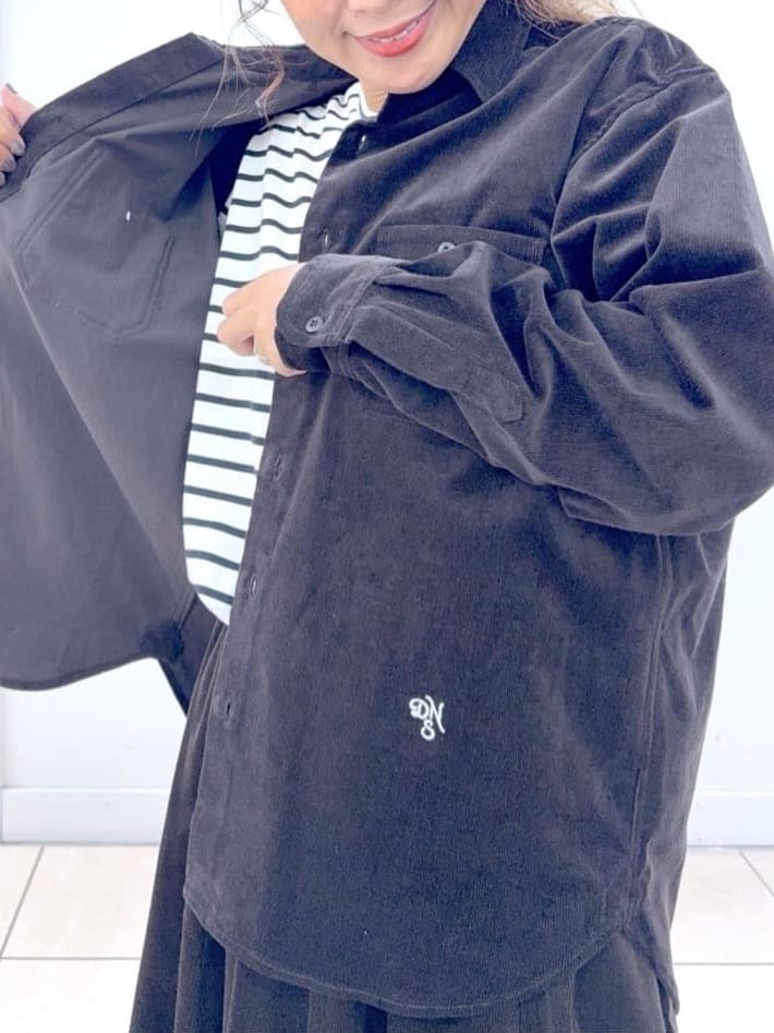 Osawaさんの「Dessin｜【選べる首元デザイン/洗える】クルーネックロングTシャツ」を使ったコーディネート