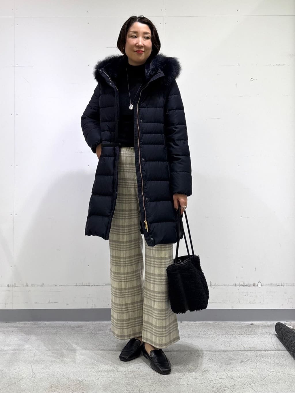 yuriさんの「INDIVI｜【洗える／毛玉になりにくい】エクストラファインウール リブタートルニット」を使ったコーディネート