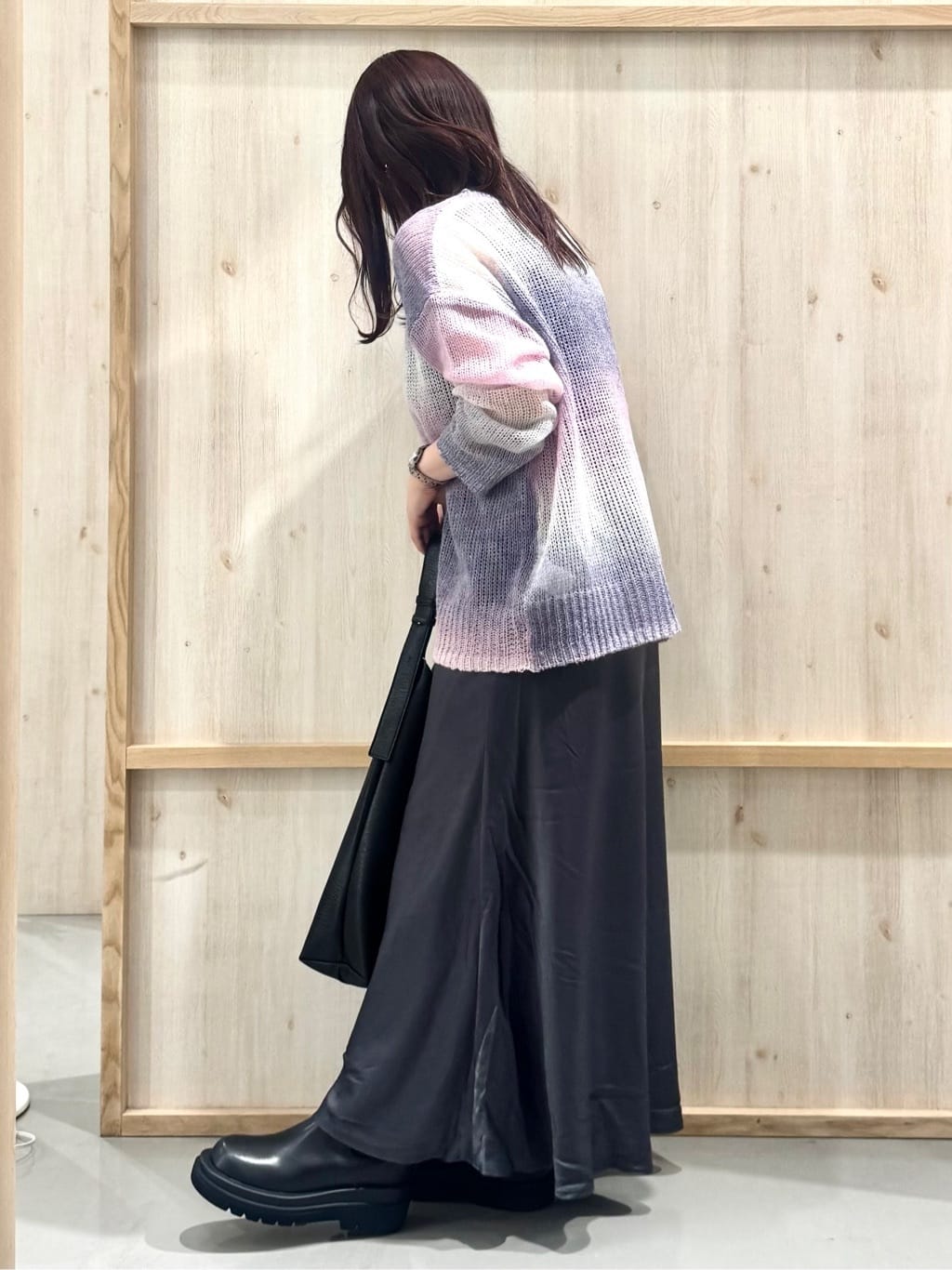 nanaさんの「THE SHOP TK｜スペースダイ透かし編みニット」を使ったコーディネート