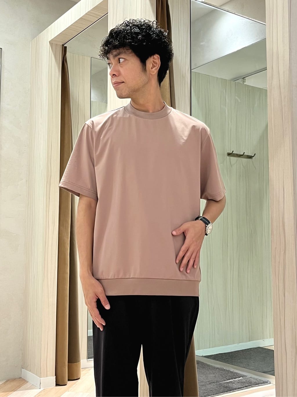 URAさんの「TAKEO KIKUCHI｜【3D ナイロン ストレッチ】ジップアップ フードブルゾン」を使ったコーディネート