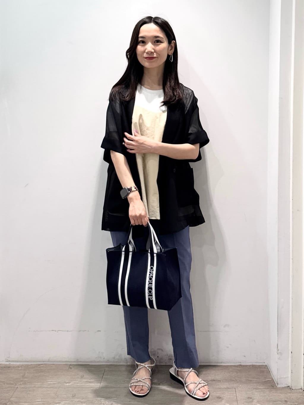 yuicciさんの「OPAQUE.CLIP｜麻混ハイストレッチイージースティックパンツ【洗濯機洗い可】」を使ったコーディネート