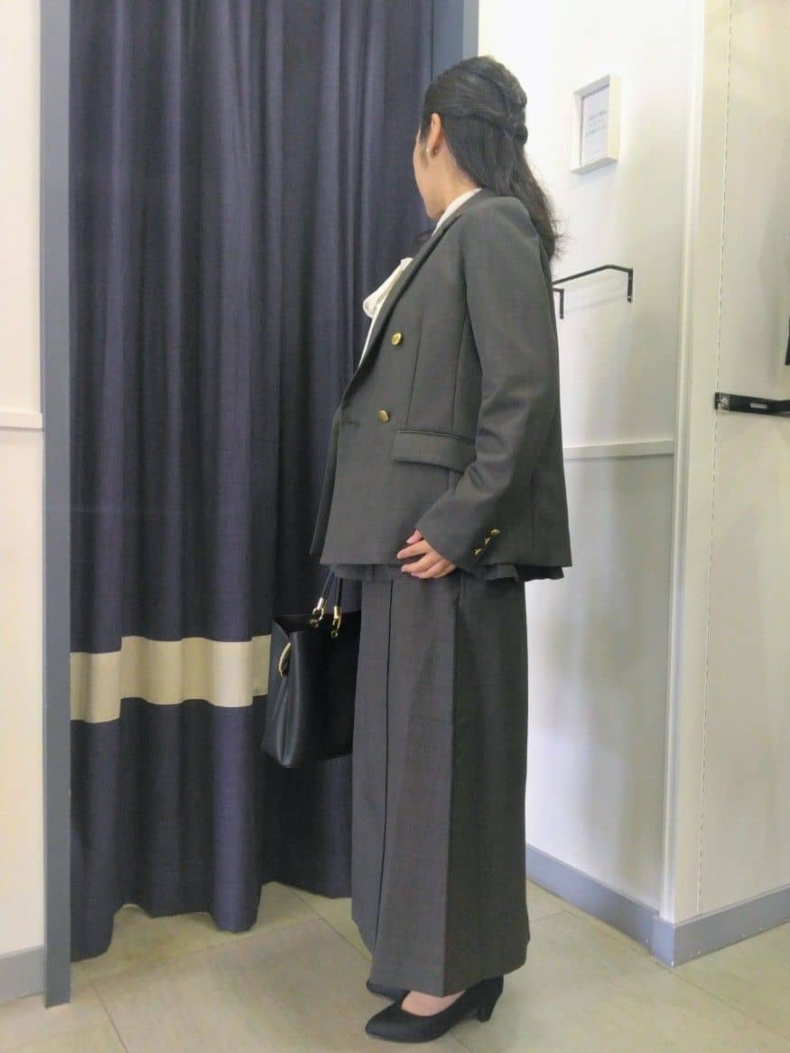 コマさんの「grove｜【カセット服】洗えるストレートシルエットスカート」を使ったコーディネート