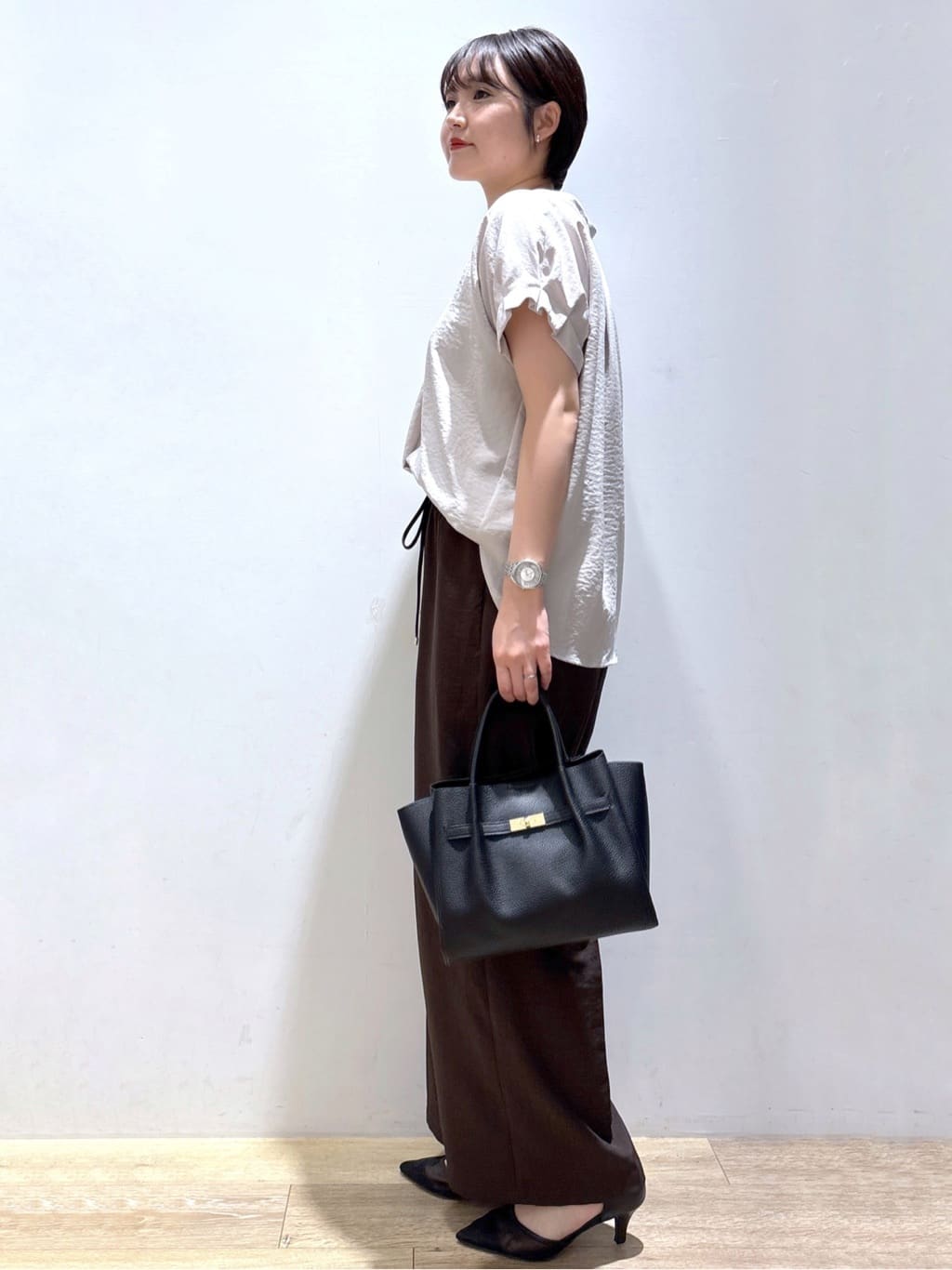 mizukiさんの「index｜《7色展開／XS-LLサイズ》タックスリーブスキッパーブラウス【洗濯機洗い可／吸水速乾／抗ピル／防シ」を使ったコーディネート