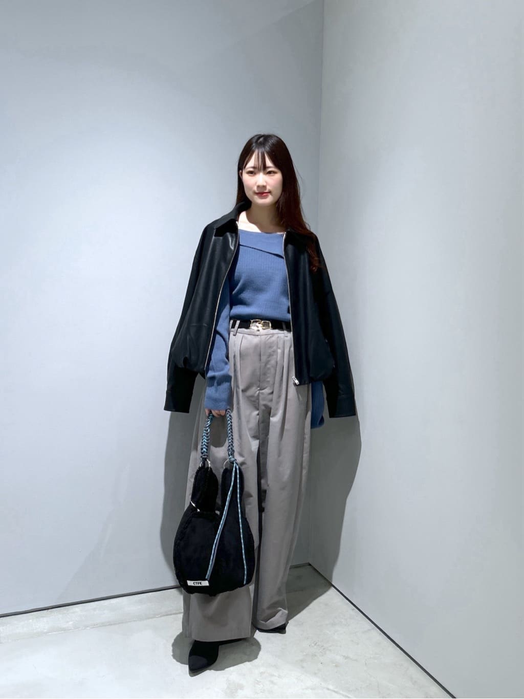 Renoさんの「INDIVI｜チノシャンプレータックパンツ」を使ったコーディネート