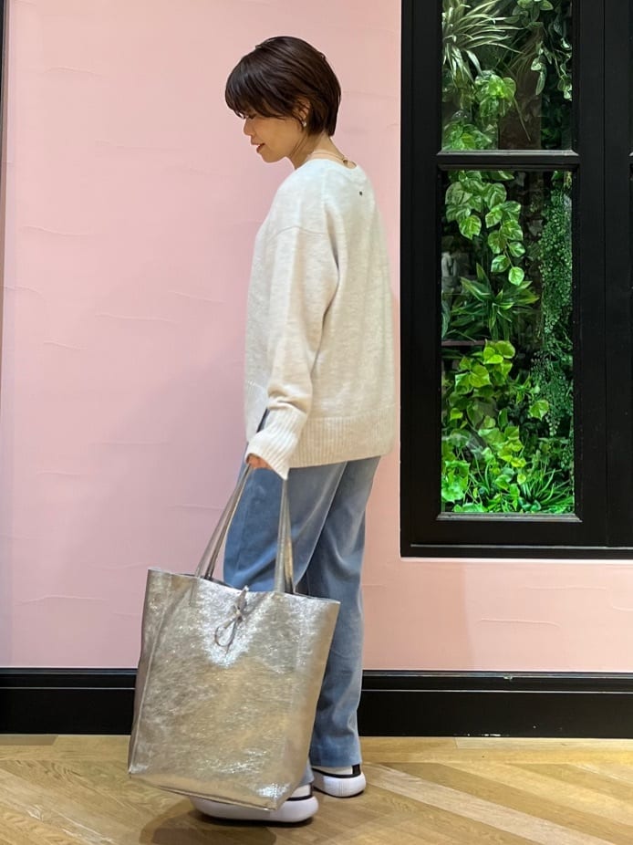 ogataさんの「DRESSTERIOR｜アルパカブレンドVネックニット」を使ったコーディネート