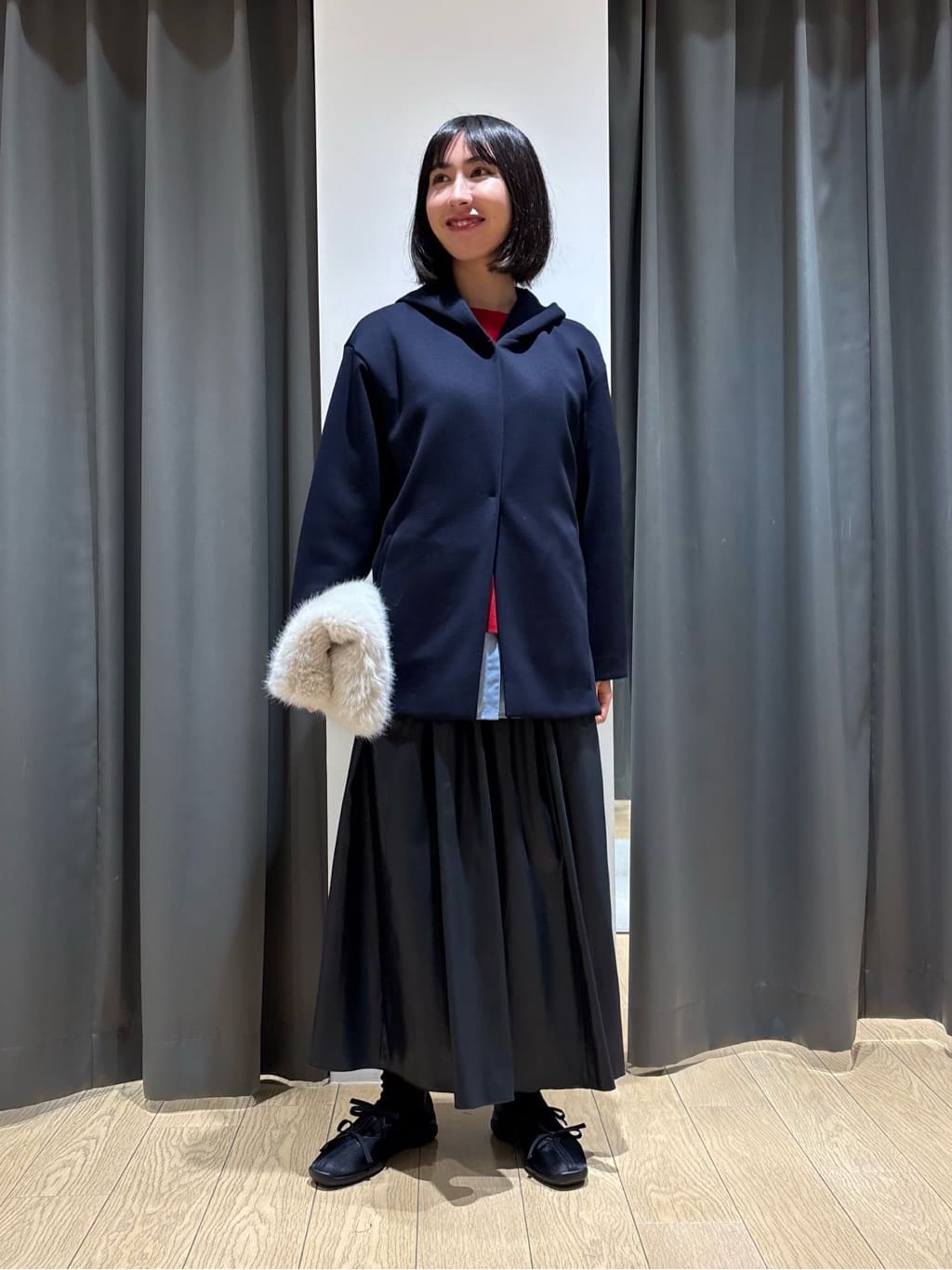 Yoshimiさんの「INDIVI｜レザー調ギャザースカート」を使ったコーディネート