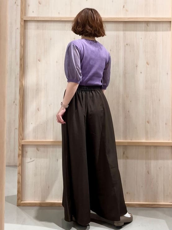 nakoさんの「THE SHOP TK｜シアーパフ袖ニット【洗濯機OK】」を使ったコーディネート