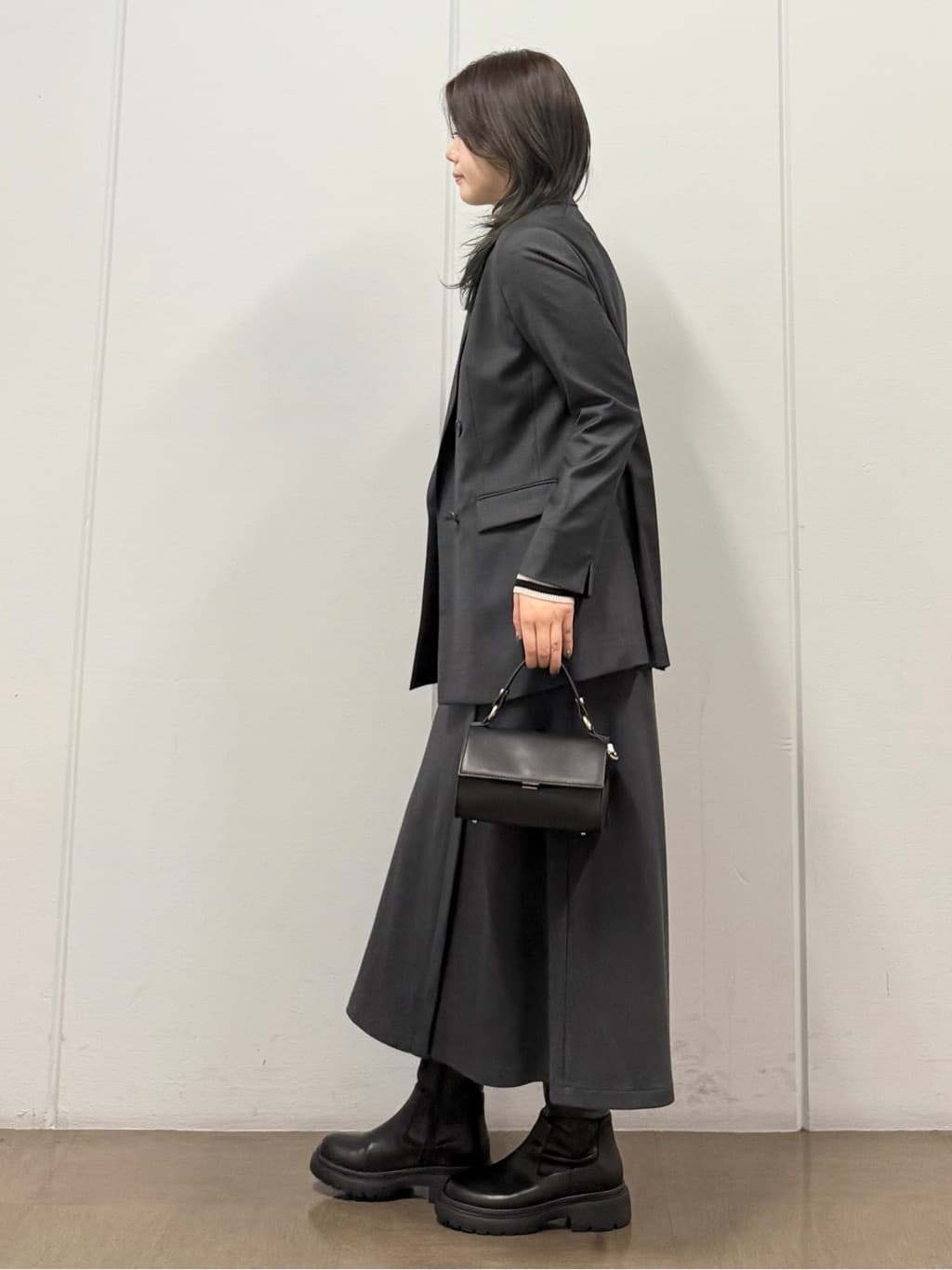 mizukiさんの「INDIVI｜【日本製／スーツ／通勤】シルクウールストレッチ ダブルジャケット」を使ったコーディネート