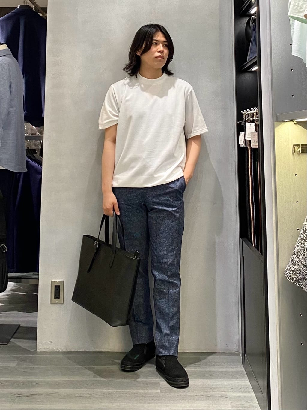 nishiさんの「TAKEO KIKUCHI｜【抗菌防臭】COOL DOTS（R）ドビープリント パンツ」を使ったコーディネート