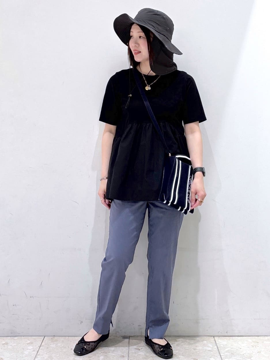 mameさんの「OPAQUE.CLIP｜麻混ハイストレッチイージースティックパンツ【洗濯機洗い可】」を使ったコーディネート