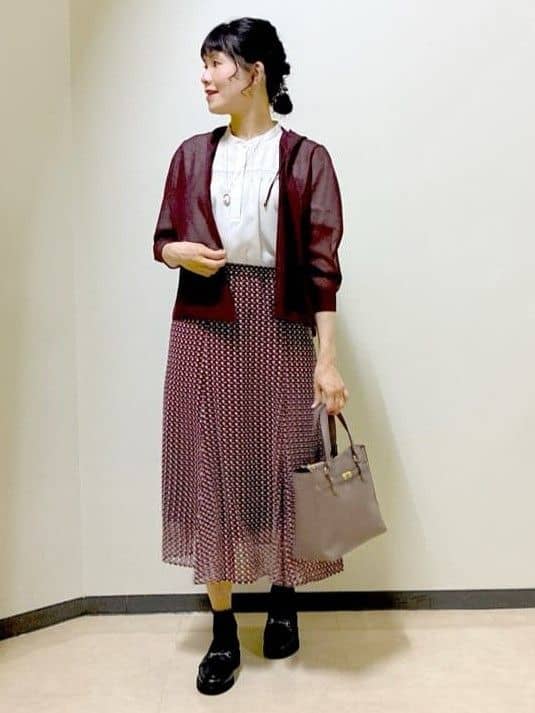  beni_gingerさんの「Reflect｜【WEB先行カラーあり／マシンウォッシュ可／ウエスト総ゴム】コツキ幾何柄ロングスカート」を使ったコーディネート