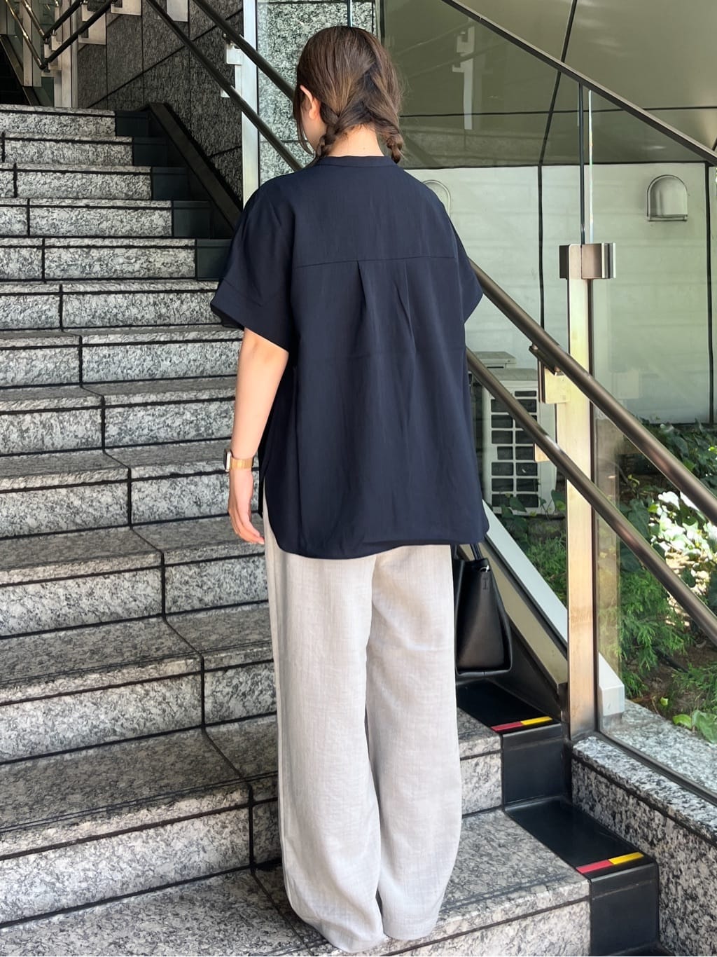 HANNAさんの「OPAQUE.CLIP｜《5色展開／SS-LLサイズ》スキッパー金ボタンブラウス／セットアップ対応【防シワ／ストレッチ／洗濯」を使ったコーディネート