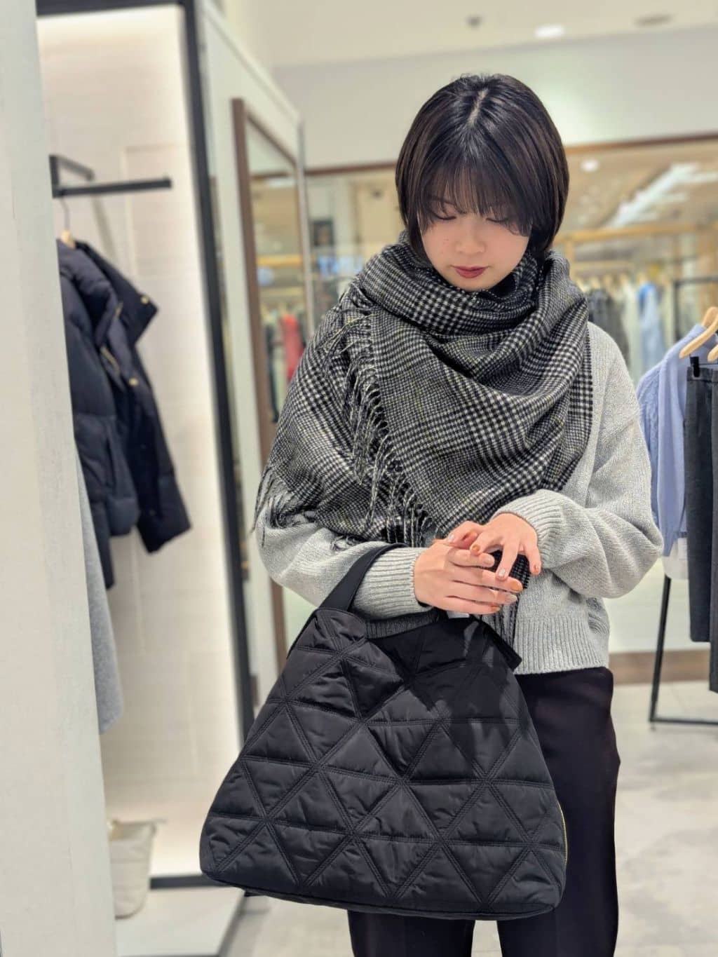 nonoさんの「UNTITLED｜ハウンドトゥース柄ウールカシミヤストール」を使ったコーディネート
