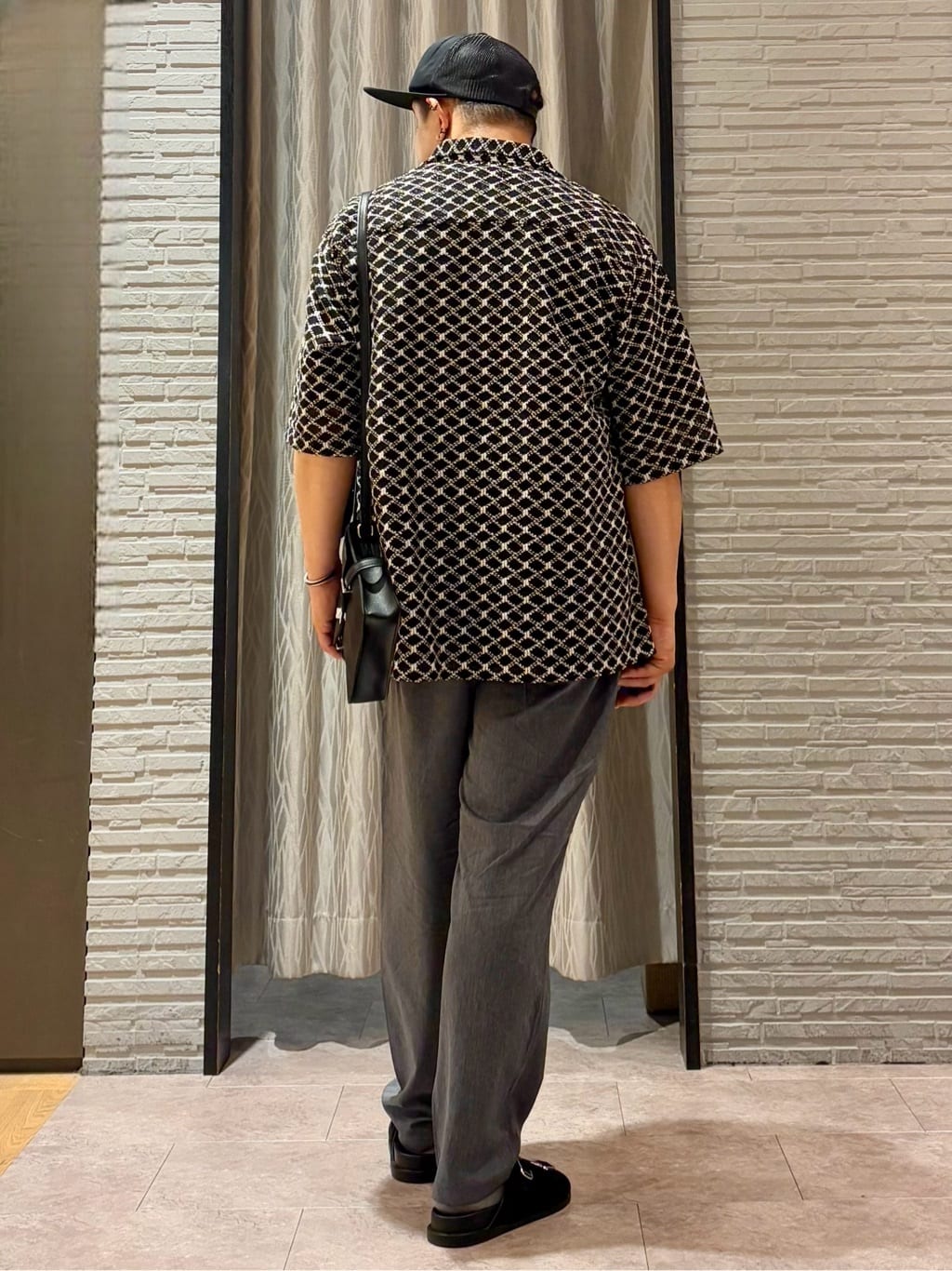 Pーyamaさんの「THE SHOP TK｜クラフトレース半袖シャツ 【洗濯機OK】」を使ったコーディネート