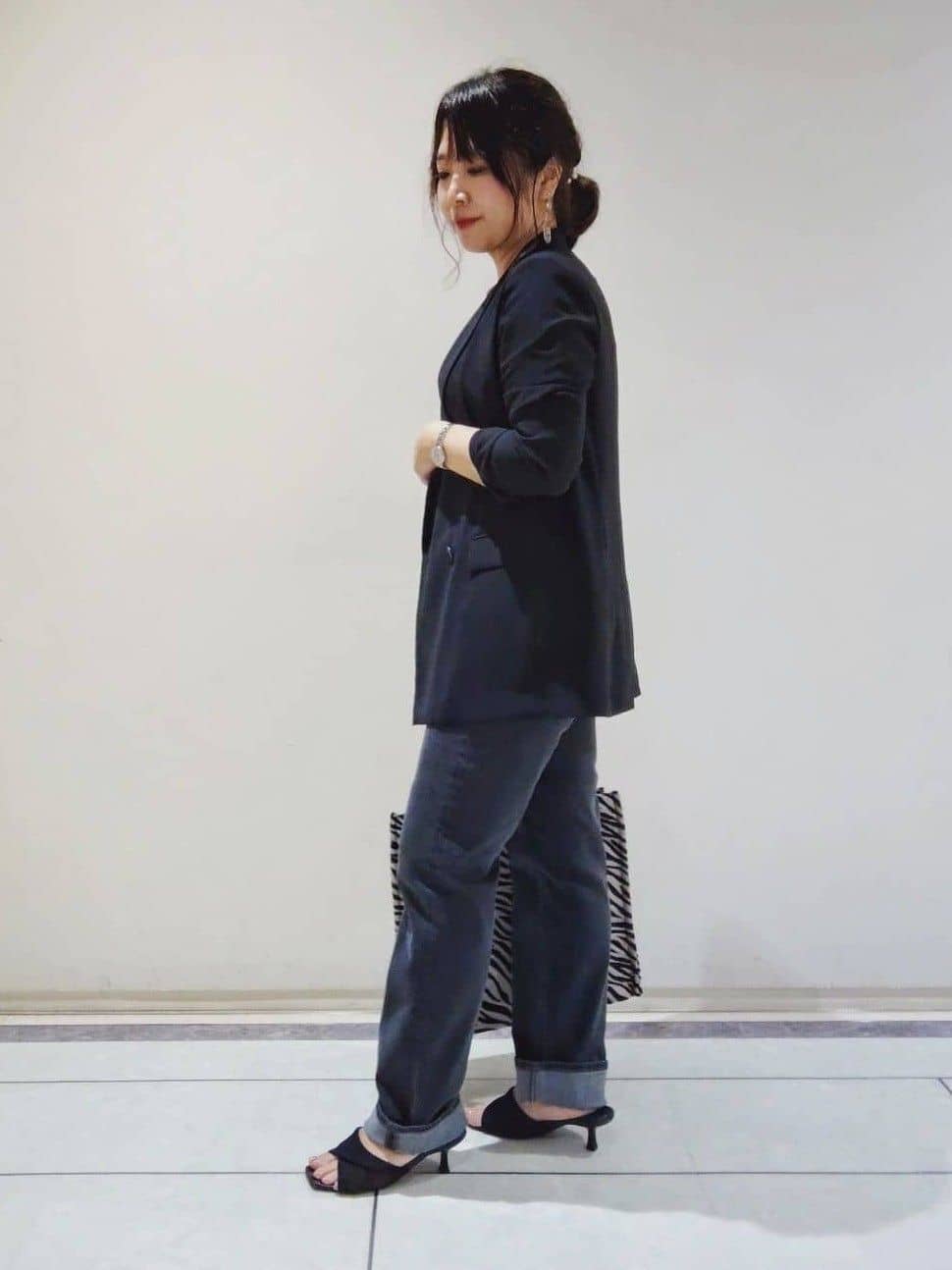 TOMOMIさんの「INDIVI｜【インナーとしても活躍！】シンプルTシャツ」を使ったコーディネート