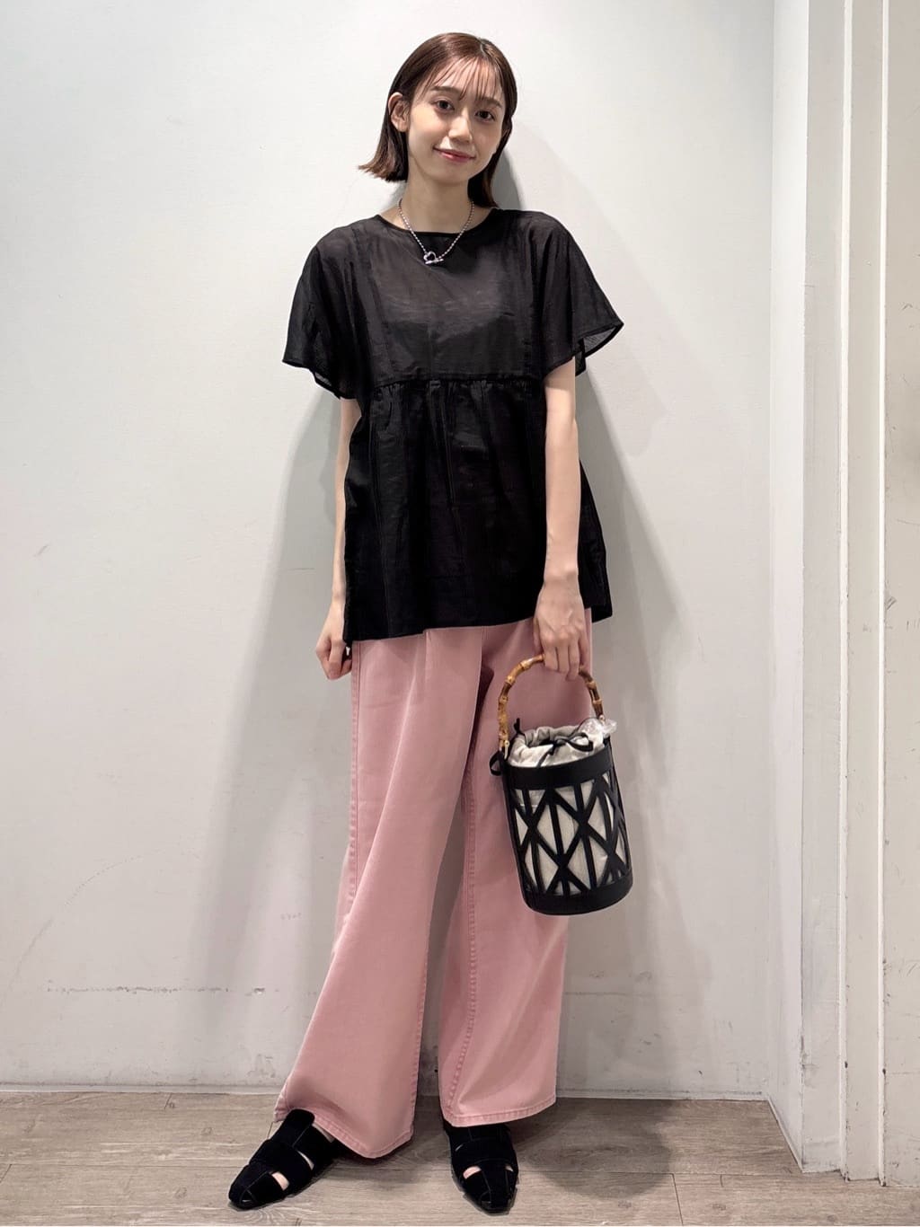 ぶまりんさんの「OPAQUE.CLIP｜麻混シアーペプラムブラウス【洗濯機洗い可】」を使ったコーディネート