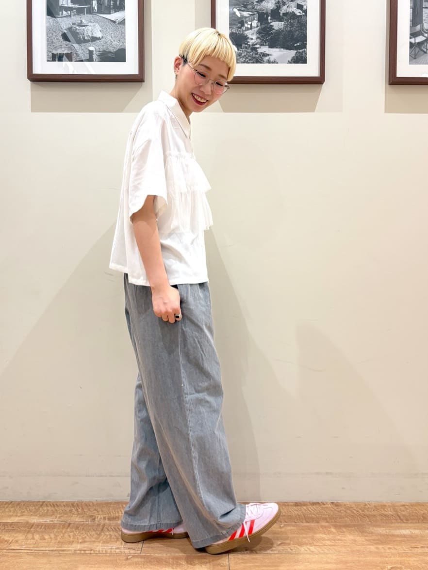 Ayumiさんの「SHOO･LA･RUE｜【S-LL】一枚でサマ見え チュールドッキングシャツ」を使ったコーディネート