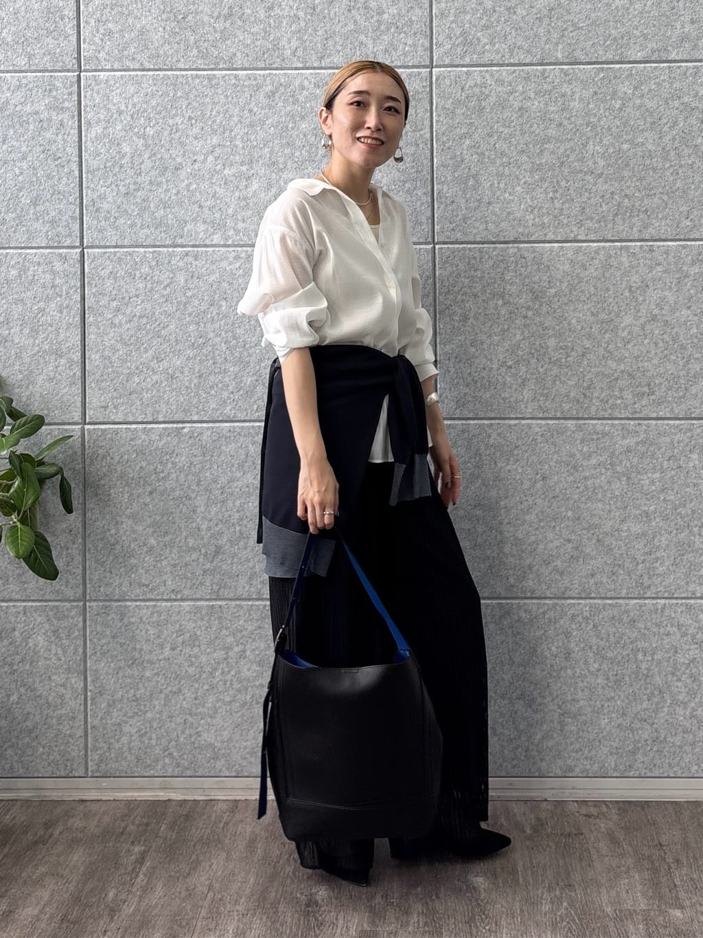 kotakiさんの「INDIVI｜【体型カバー／清涼感】シアーオーバーシャツ」を使ったコーディネート