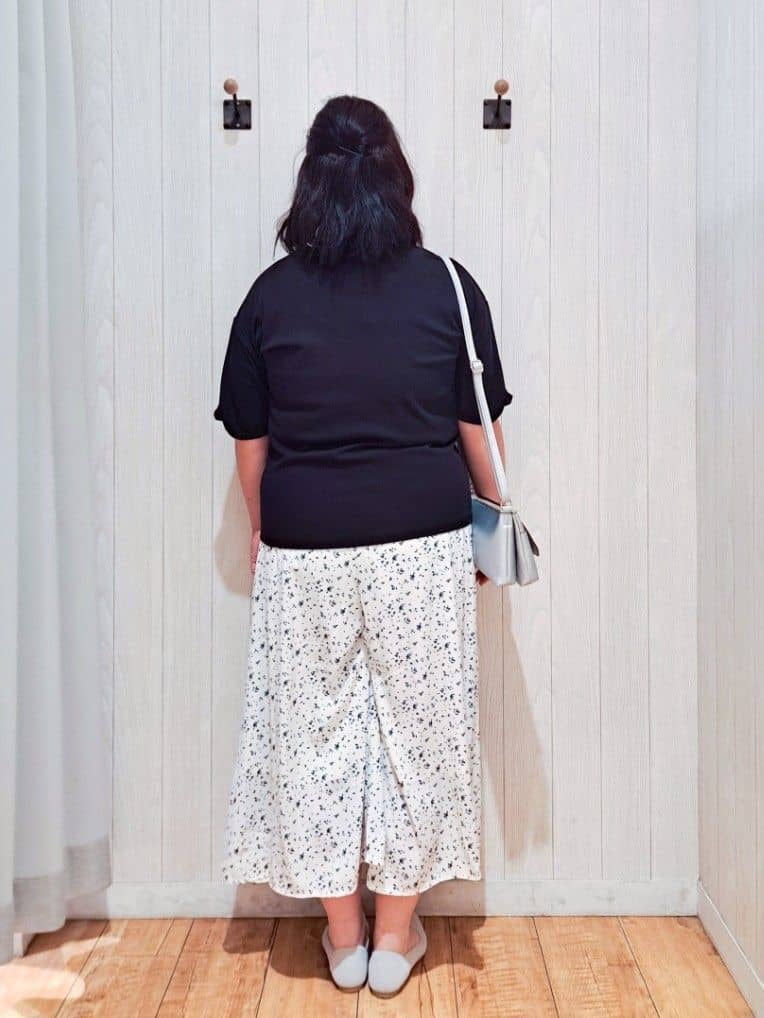kotomiさんの「SHOO･LA･RUE｜【ひんやり/洗える/S-LL】袖ねじりシルケットトップス」を使ったコーディネート