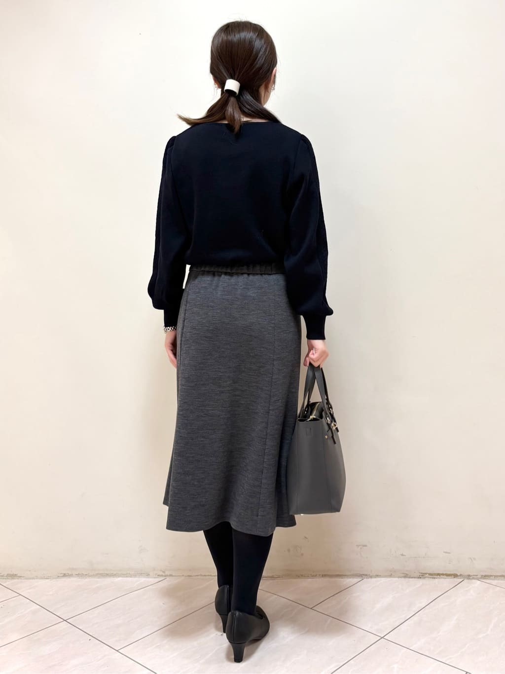 mikiさんの「Reflect｜【選べる8色／スカートにもパンツにも◎】ウール混ボートネックニット」を使ったコーディネート