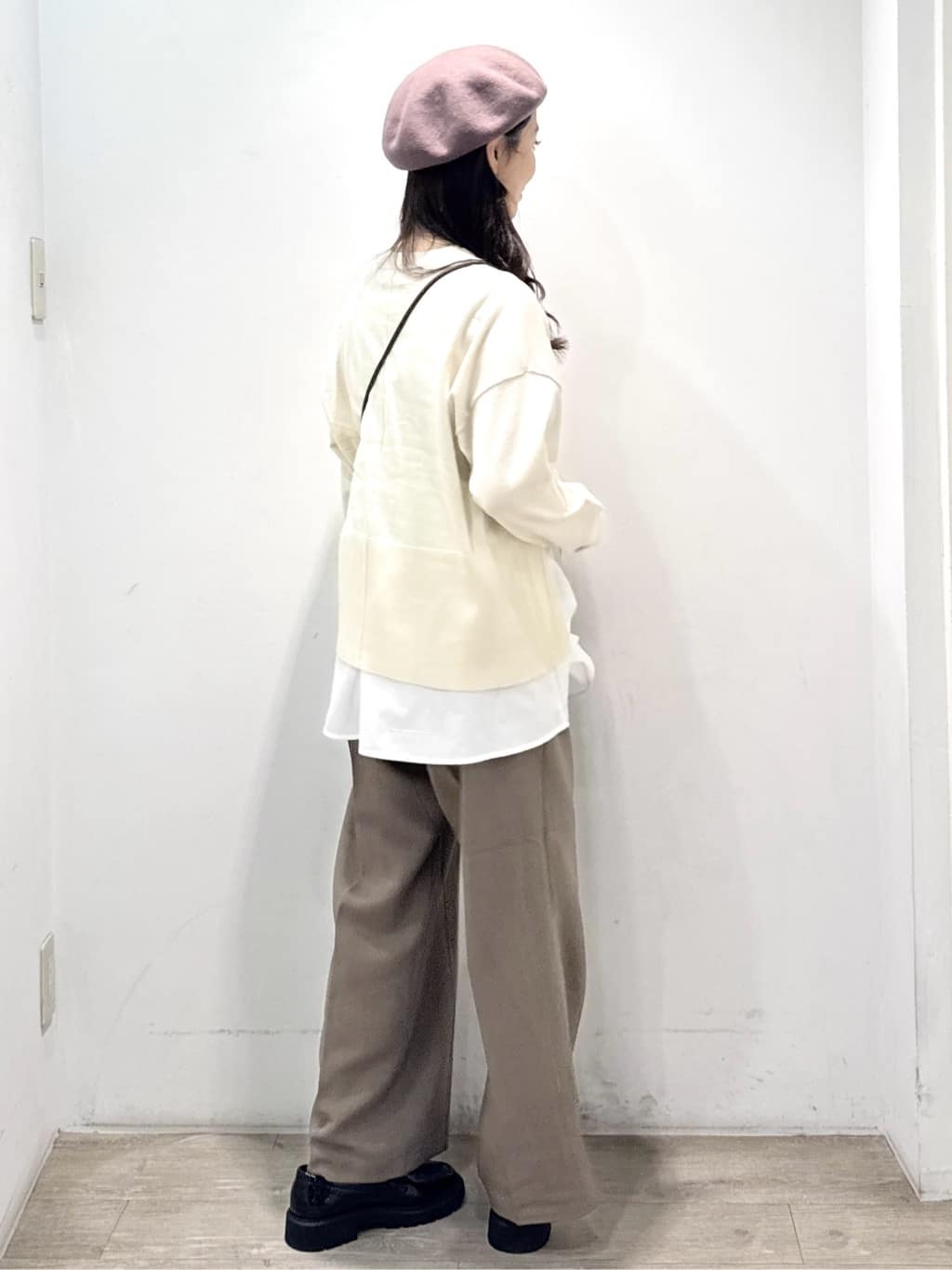 yuicciさんの「OPAQUE.CLIP｜《ツインセット》リラクシーサイドスリットニット&times;ドッキングタンク【洗濯機洗い可】」を使ったコーディネート