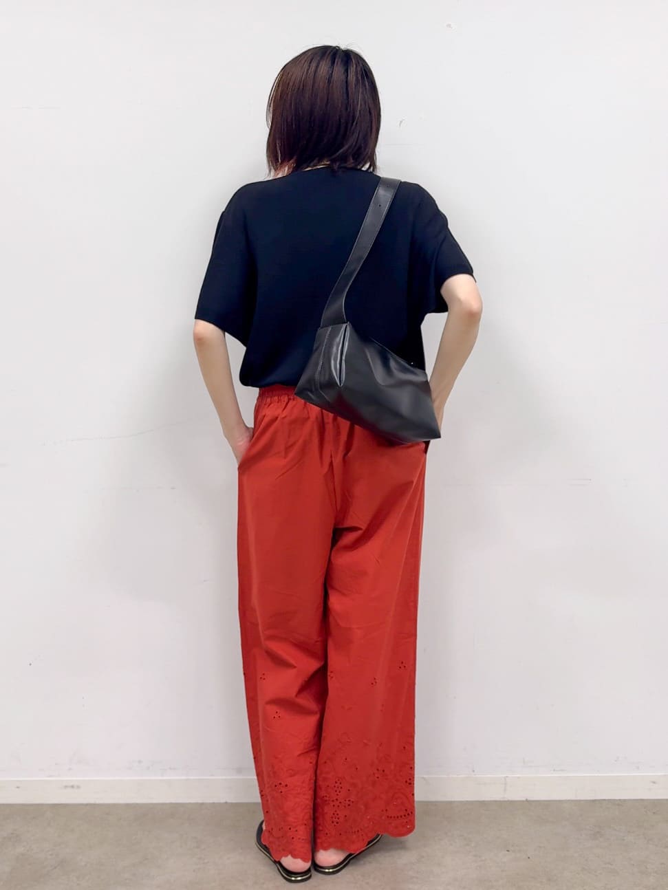 𝐜𝐡𝐢𝐤𝐚さんの「SHOO･LA･RUE｜【S-LL】二の腕はカバーして魅せる フレアスリーブニット」を使ったコーディネート