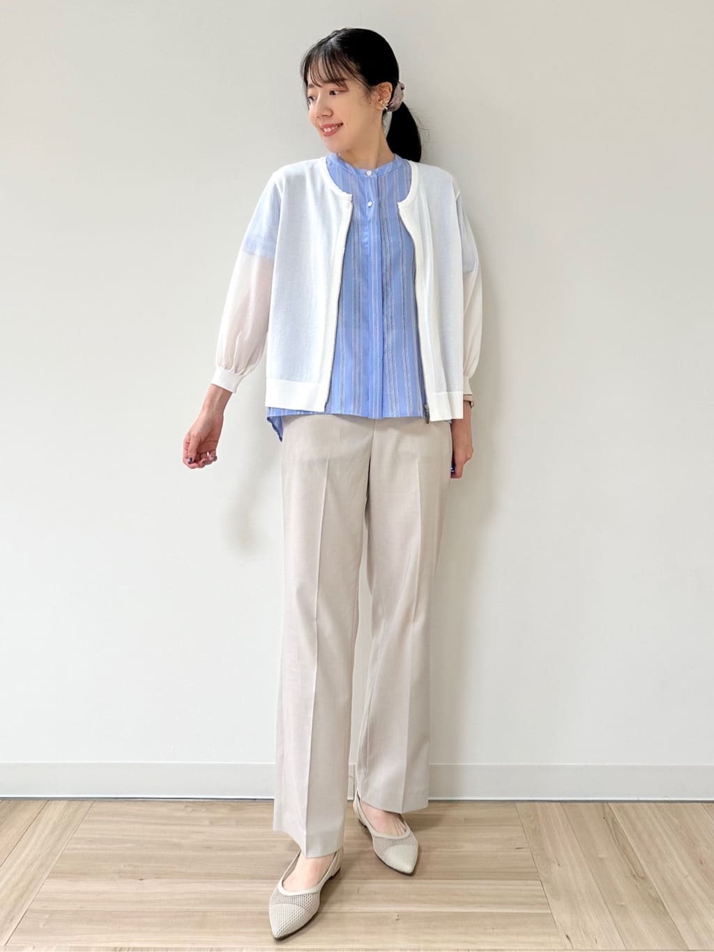Momoさんの「Reflect｜【洗える】ドビーストライプブラウス」を使ったコーディネート