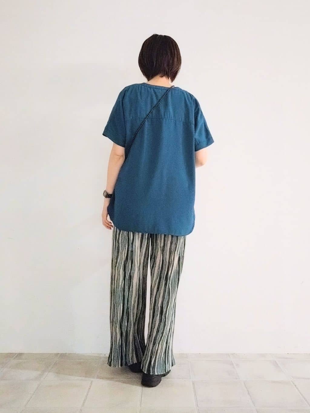 miomioさんの「SHOO･LA･RUE｜【洗える/プチプラ】大人の抜け感をプラスする バンドカラーシャツ」を使ったコーディネート