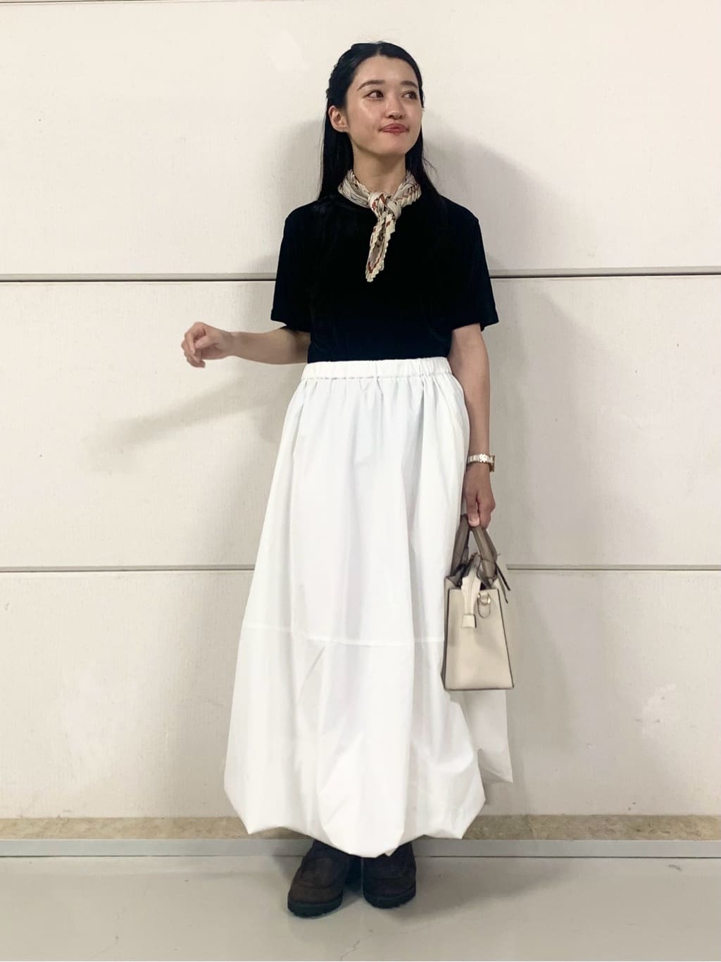 sahoさんの「THE SHOP TK｜シアーベロアカットソー【洗える】」を使ったコーディネート